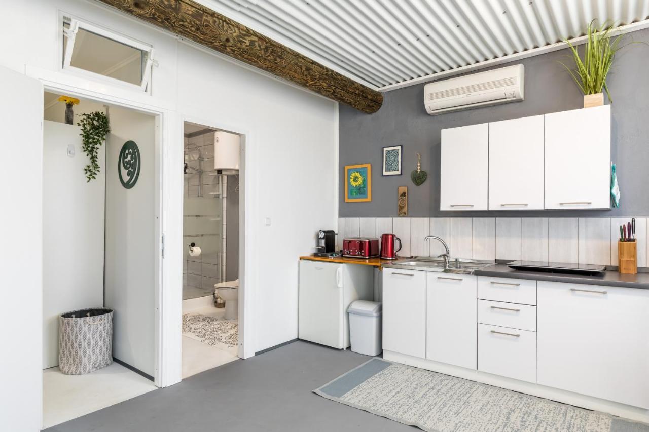 Waterview Apartments - Koru Apartment And Pool Mimice Εξωτερικό φωτογραφία